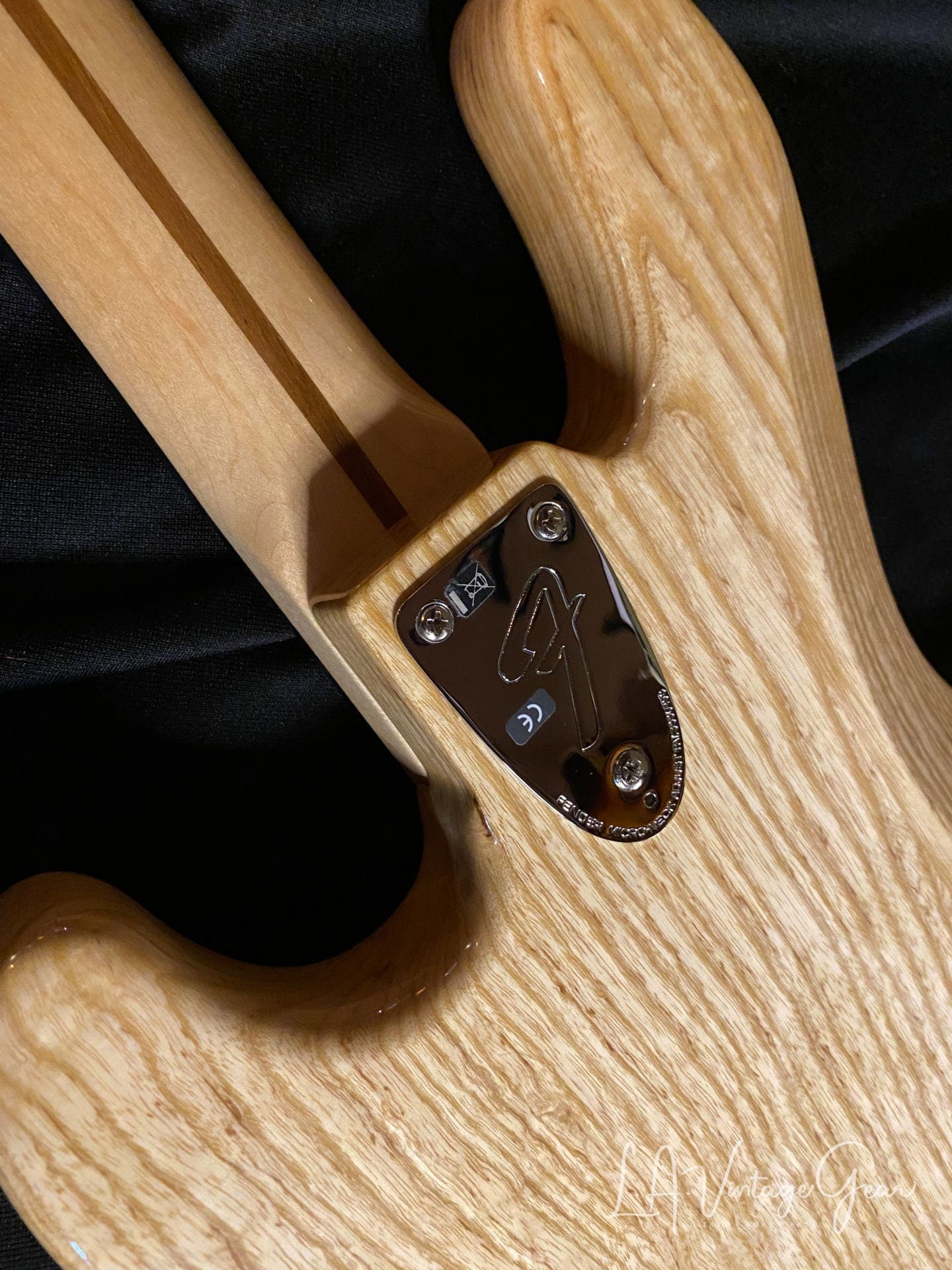 Fender American Vintage '75 Jazz Bass Guitar (2008) - Natural Finish - Super Clean and a nice weight - Image 9