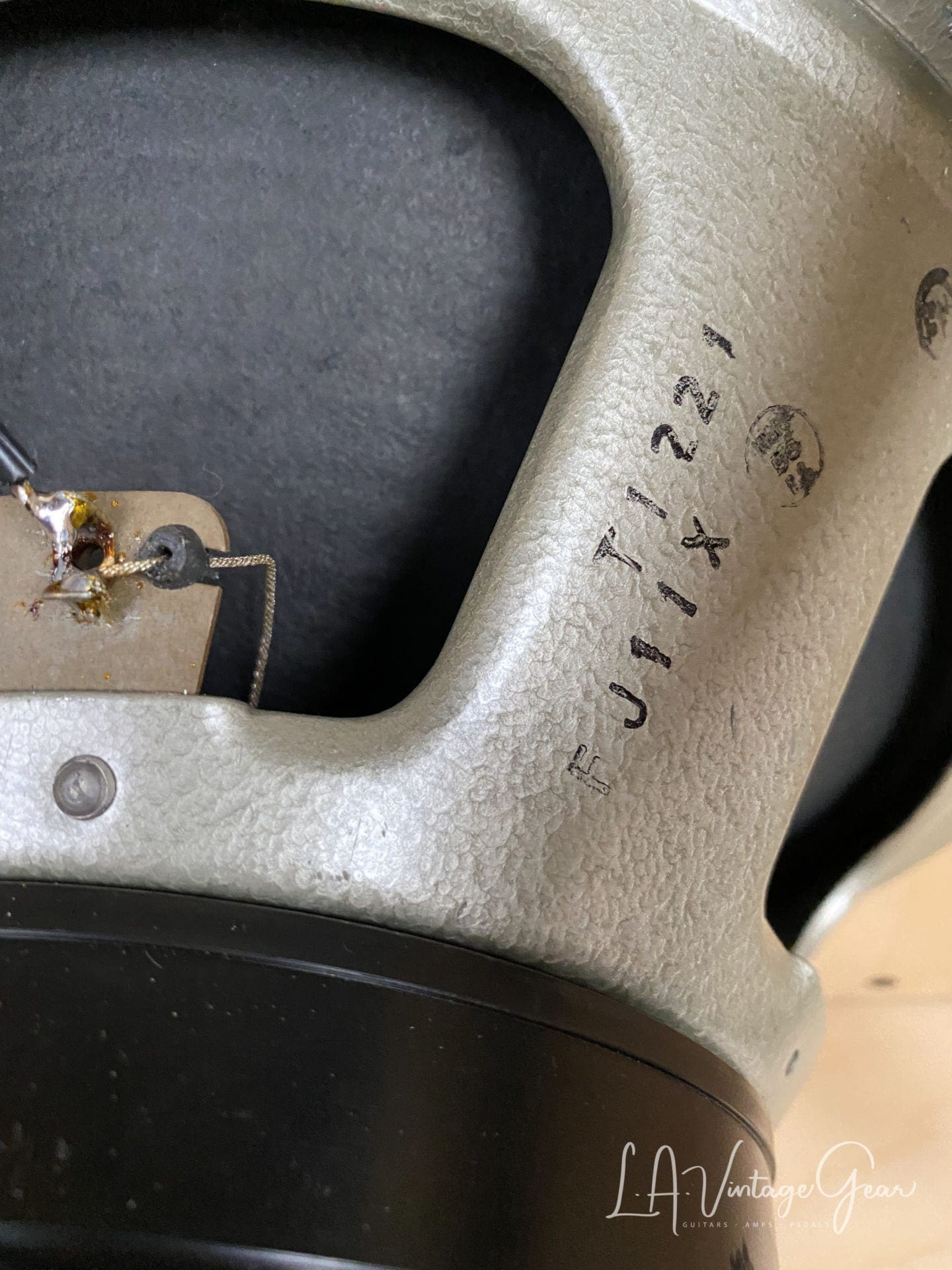 Kerry Wright 2 x 12 Offset Guitar Cabinet - with Rola Black Back Speakers! - Image 13