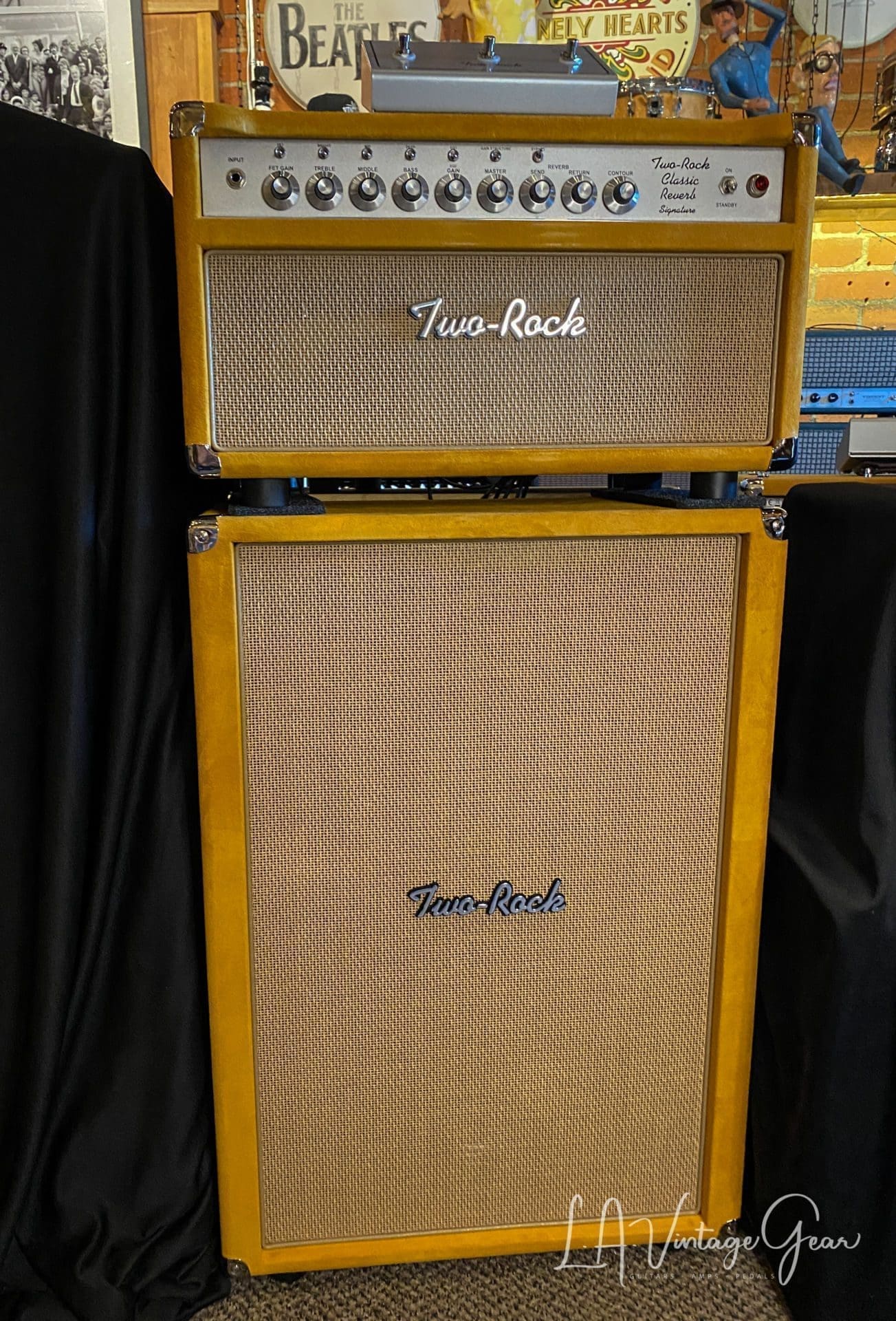 (Pre-Order) Two Rock Classic Reverb Signature 100W Guitar Amp Head & 2x12 Vertical Cab - Gold Suede & Cane Grill