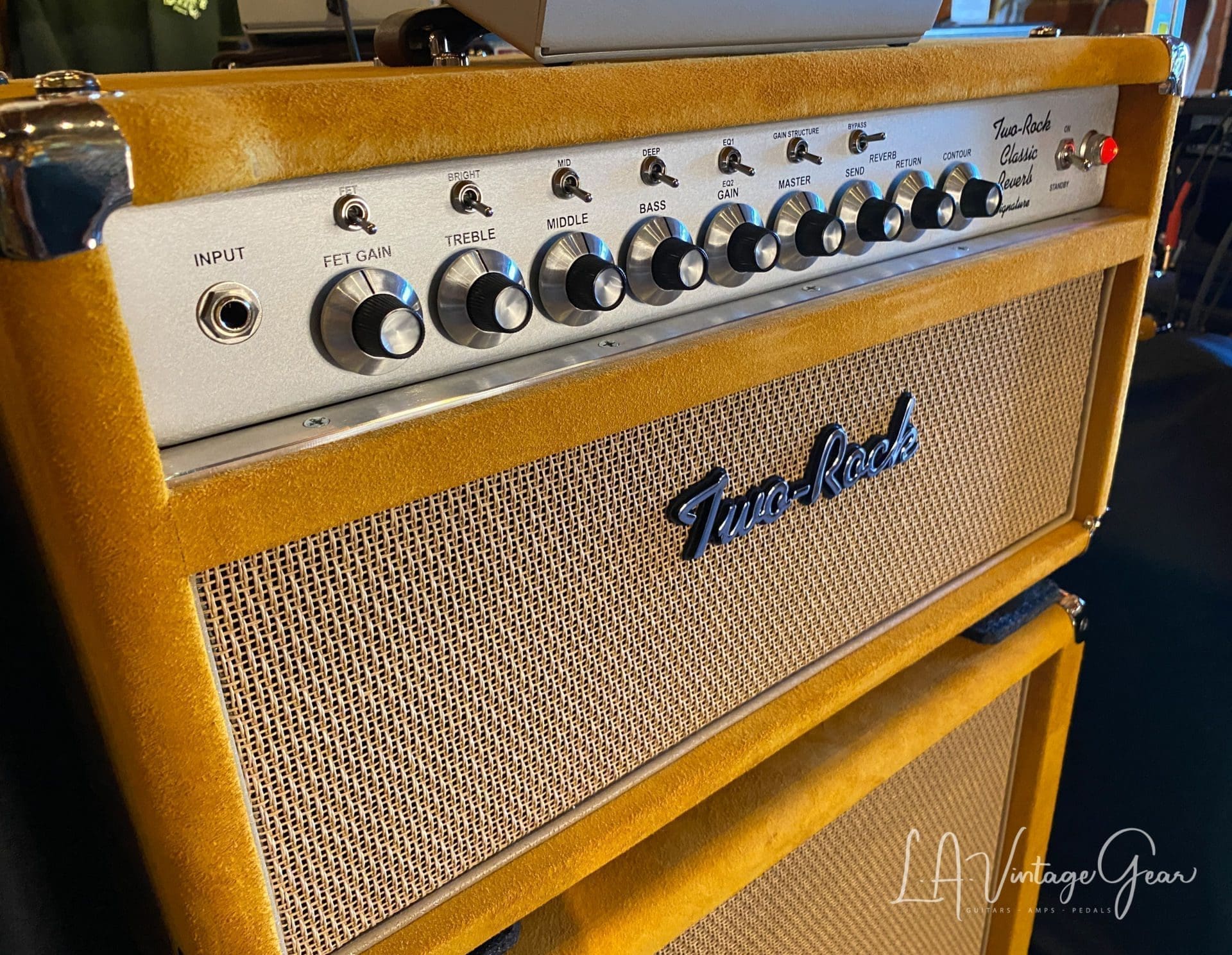 (Pre-Order) Two Rock Classic Reverb Signature 100W Guitar Amp Head & 2x12 Vertical Cab - Gold Suede & Cane Grill - Image 3