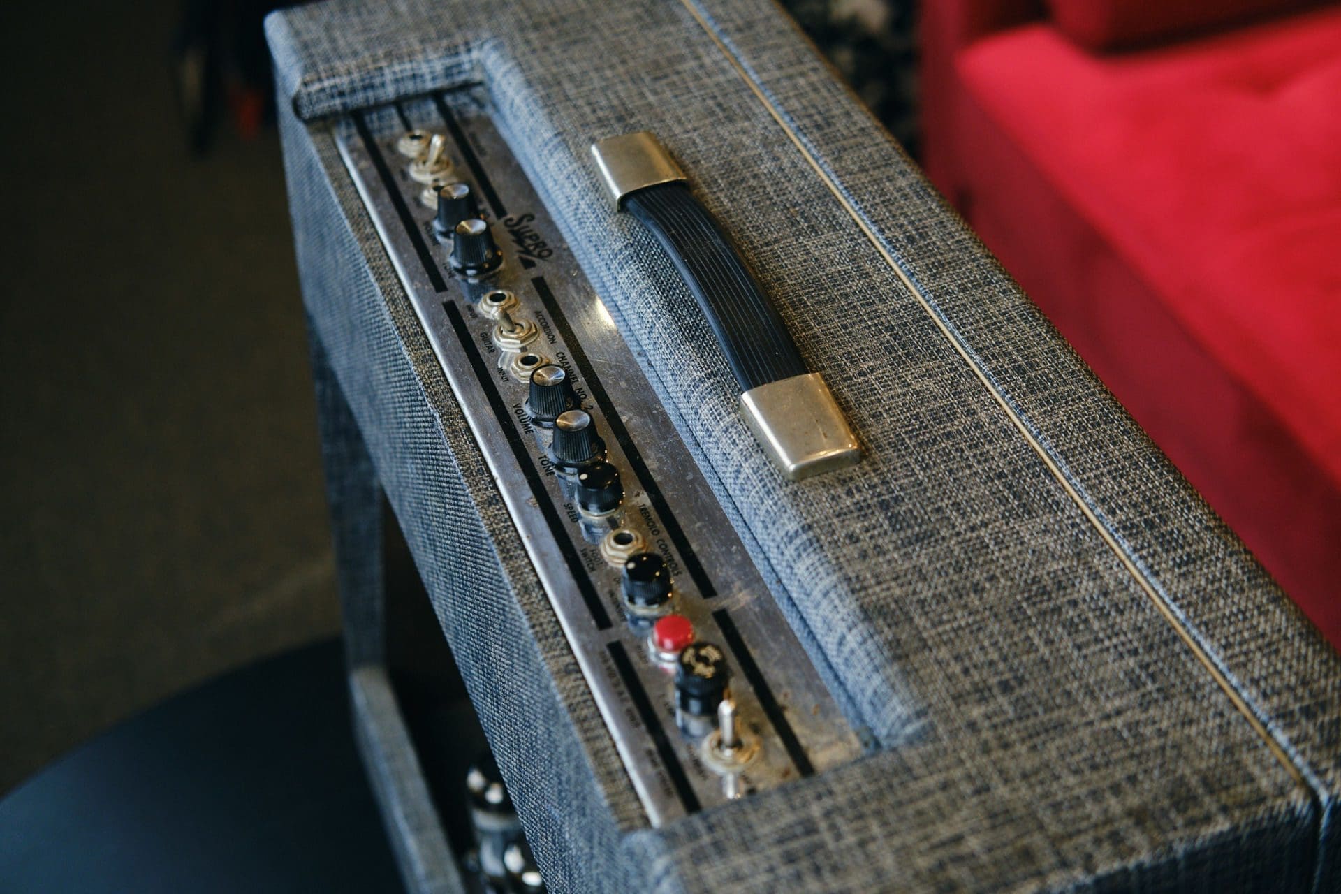 Supro 1965 697T / S6497 Combo Tremolo Valco Thunderbolt 1x15 Combo Guitar amplifier - With Original Jensen Speaker - Image 13