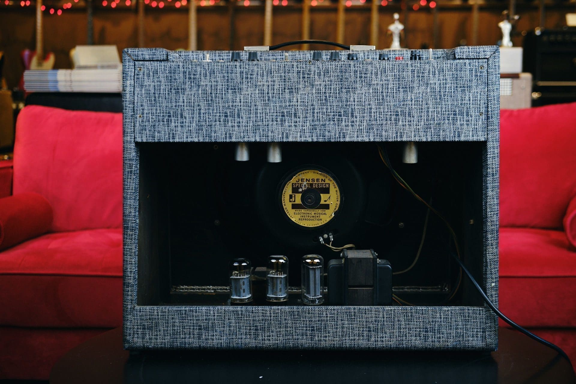 Supro 1965 697T / S6497 Combo Tremolo Valco Thunderbolt 1x15 Combo Guitar amplifier - With Original Jensen Speaker - Image 14