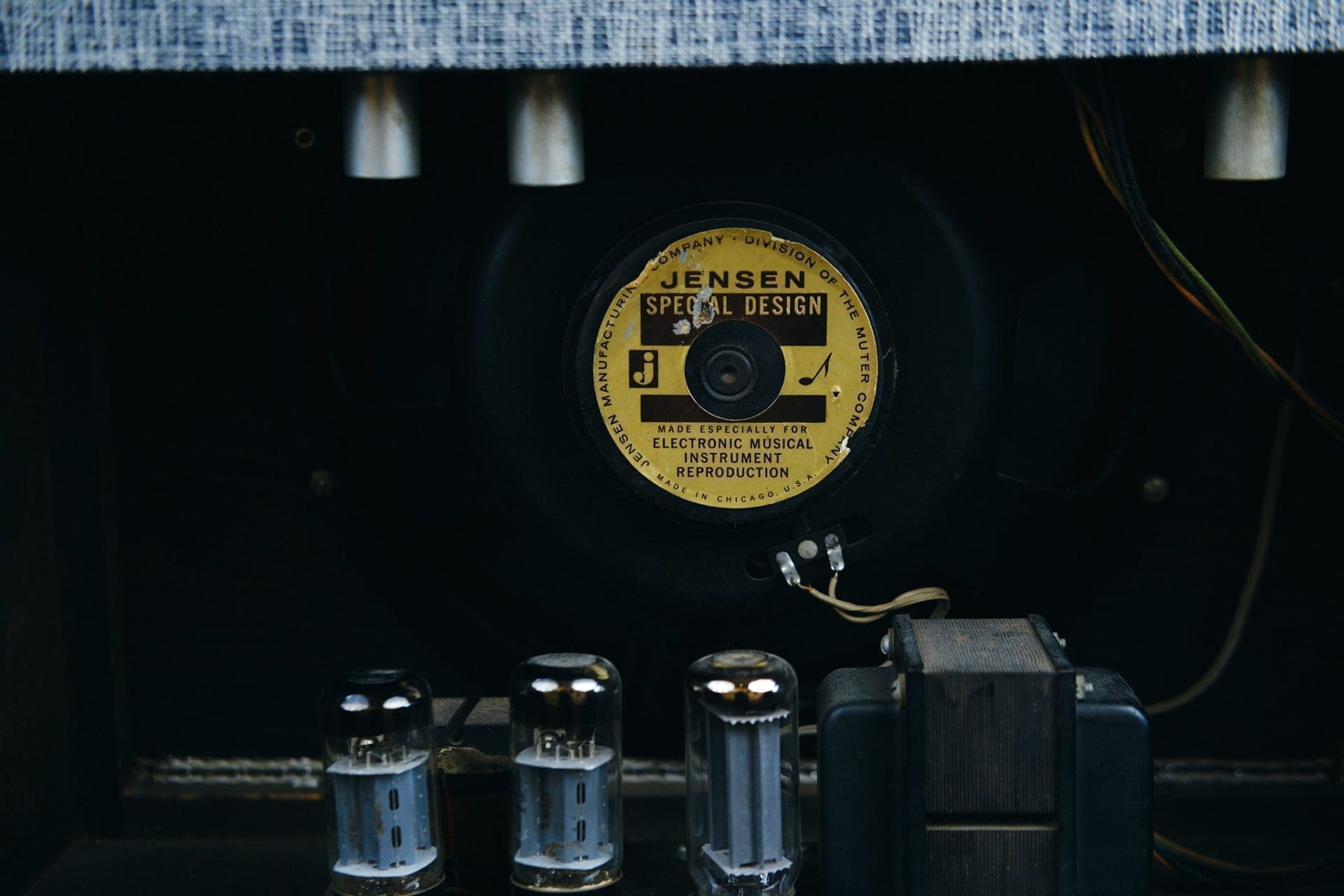 Supro 1965 697T / S6497 Combo Tremolo Valco Thunderbolt 1x15 Combo Guitar amplifier - With Original Jensen Speaker - Image 15