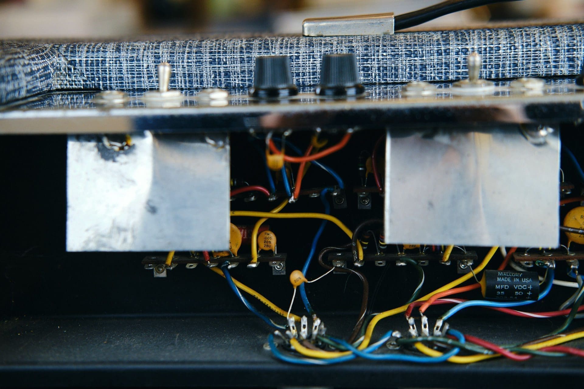 Supro 1965 697T / S6497 Combo Tremolo Valco Thunderbolt 1x15 Combo Guitar amplifier - With Original Jensen Speaker - Image 21