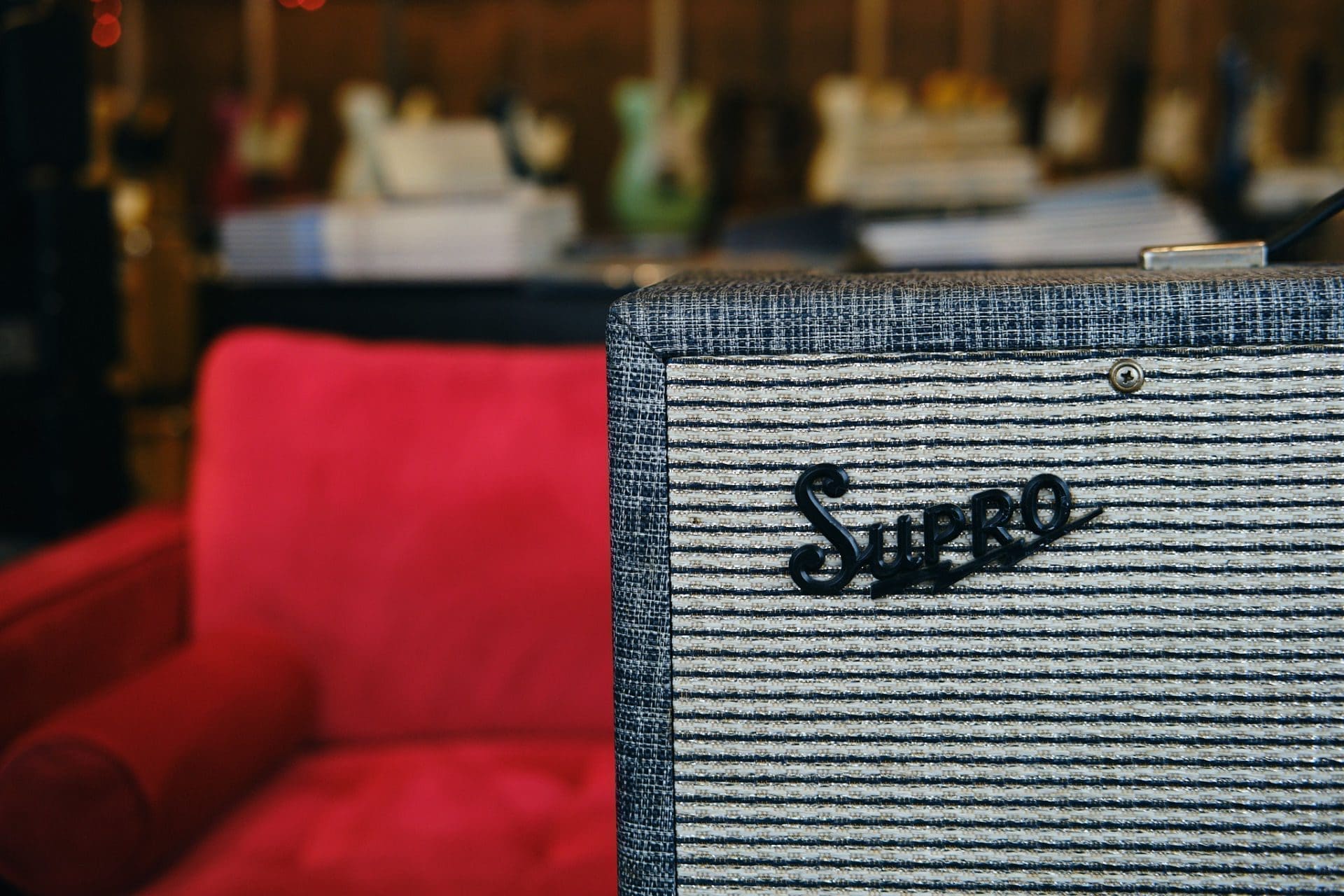 Supro 1965 697T / S6497 Combo Tremolo Valco Thunderbolt 1x15 Combo Guitar amplifier - With Original Jensen Speaker - Image 3