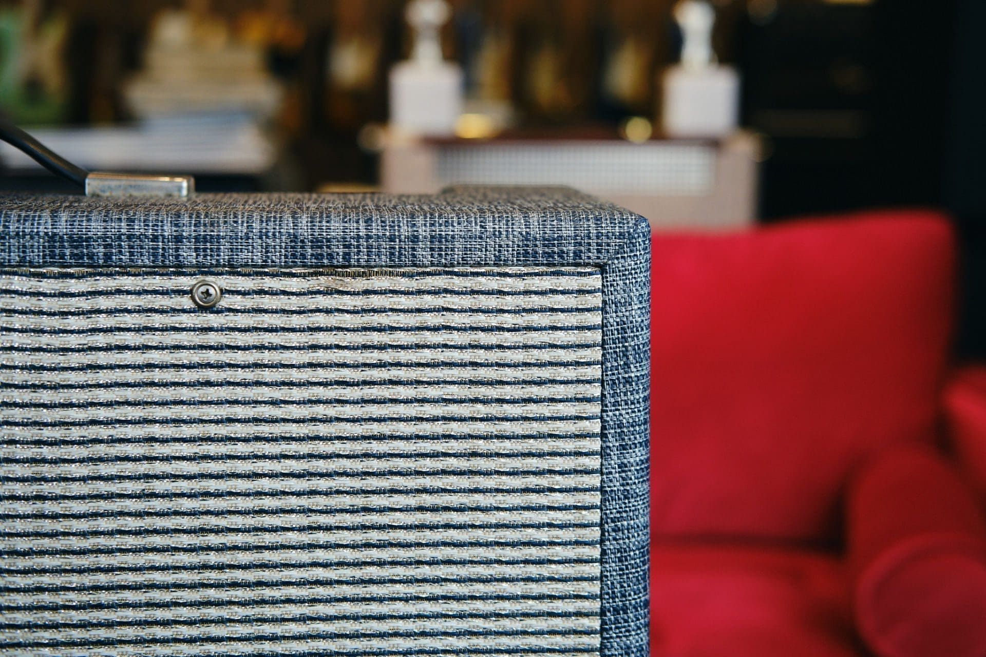 Supro 1965 697T / S6497 Combo Tremolo Valco Thunderbolt 1x15 Combo Guitar amplifier - With Original Jensen Speaker - Image 4