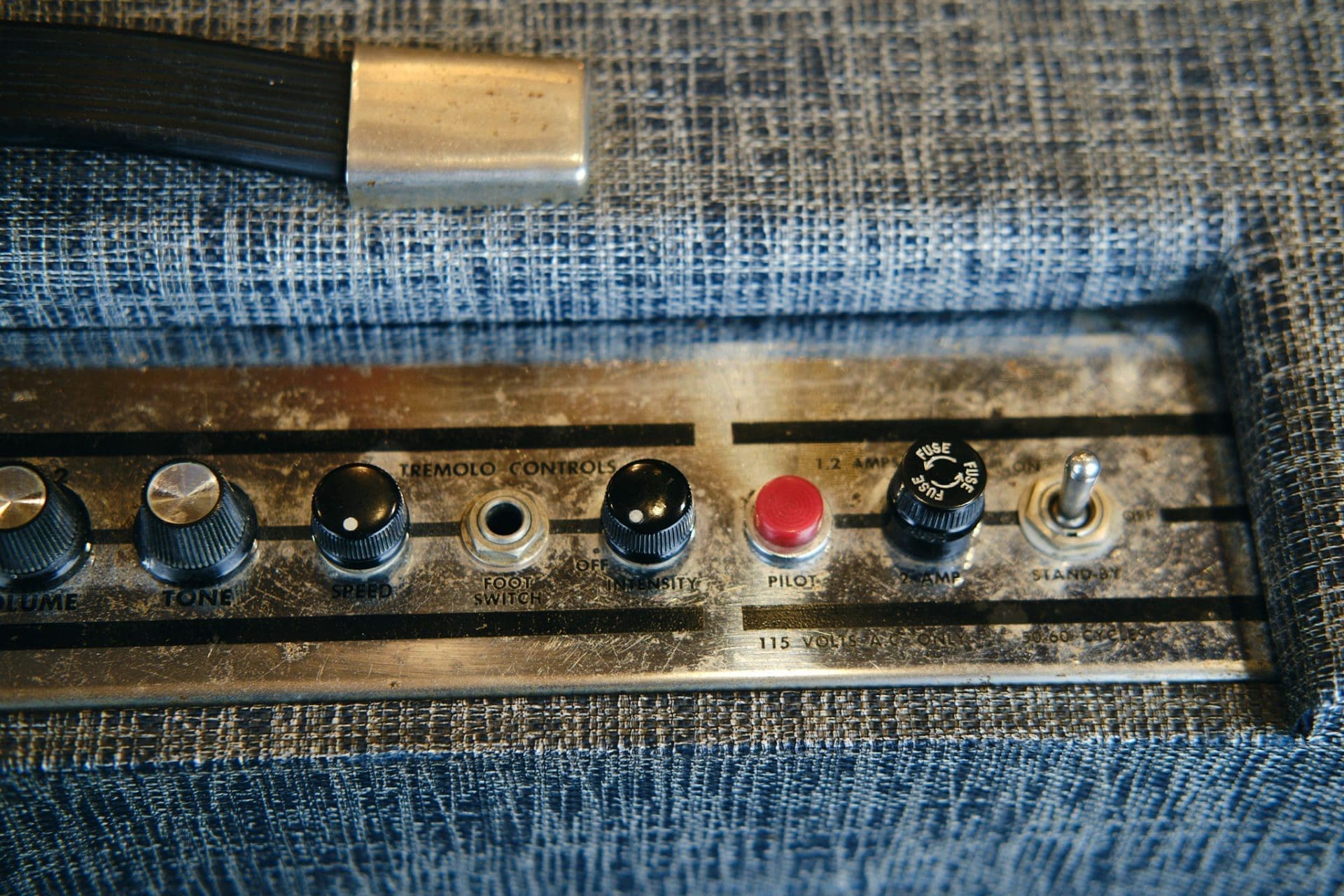 Supro 1965 697T / S6497 Combo Tremolo Valco Thunderbolt 1x15 Combo Guitar amplifier - With Original Jensen Speaker - Image 10