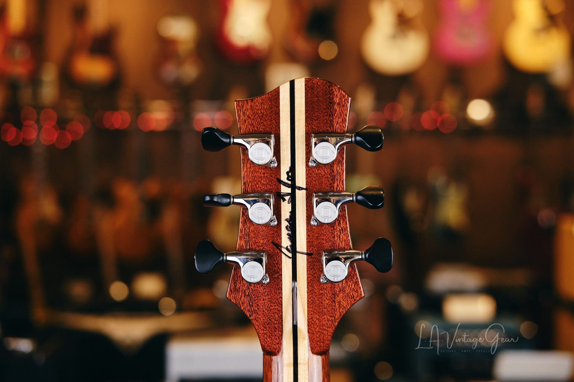 Olson "SJ" Series I Acoustic Guitar (2021) - Mint Condition & Signed & Played by James Taylor! - Image 2