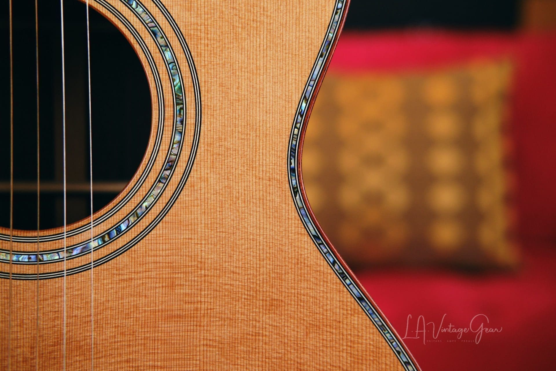 Olson "SJ" Series I Acoustic Guitar (2021) - Mint Condition & Signed & Played by James Taylor! - Image 9