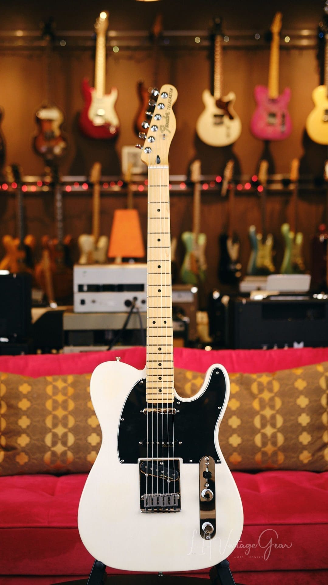 Fender Deluxe Nashville Telecaster Electric Guitar - Blonde Blackguard with Noisless Pickups!