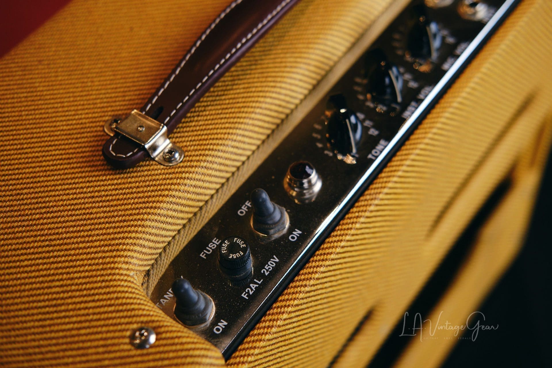 Fender '57 Tweed Custom Deluxe Reissue 12W 1x12 Combo - Comes With a Cover! - Image 11