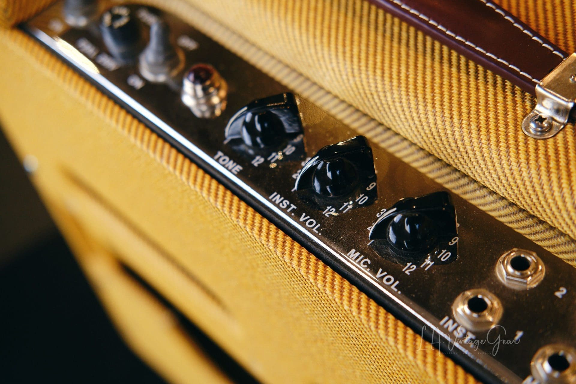 Fender '57 Tweed Custom Deluxe Reissue 12W 1x12 Combo - Comes With a Cover! - Image 13