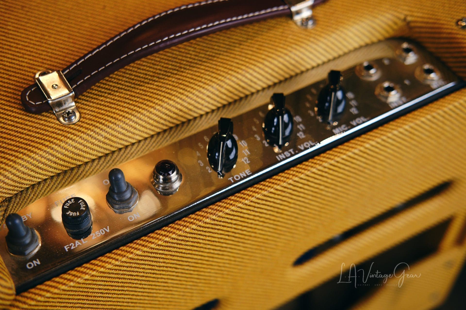 Fender '57 Tweed Custom Deluxe Reissue 12W 1x12 Combo - Comes With a Cover! - Image 19