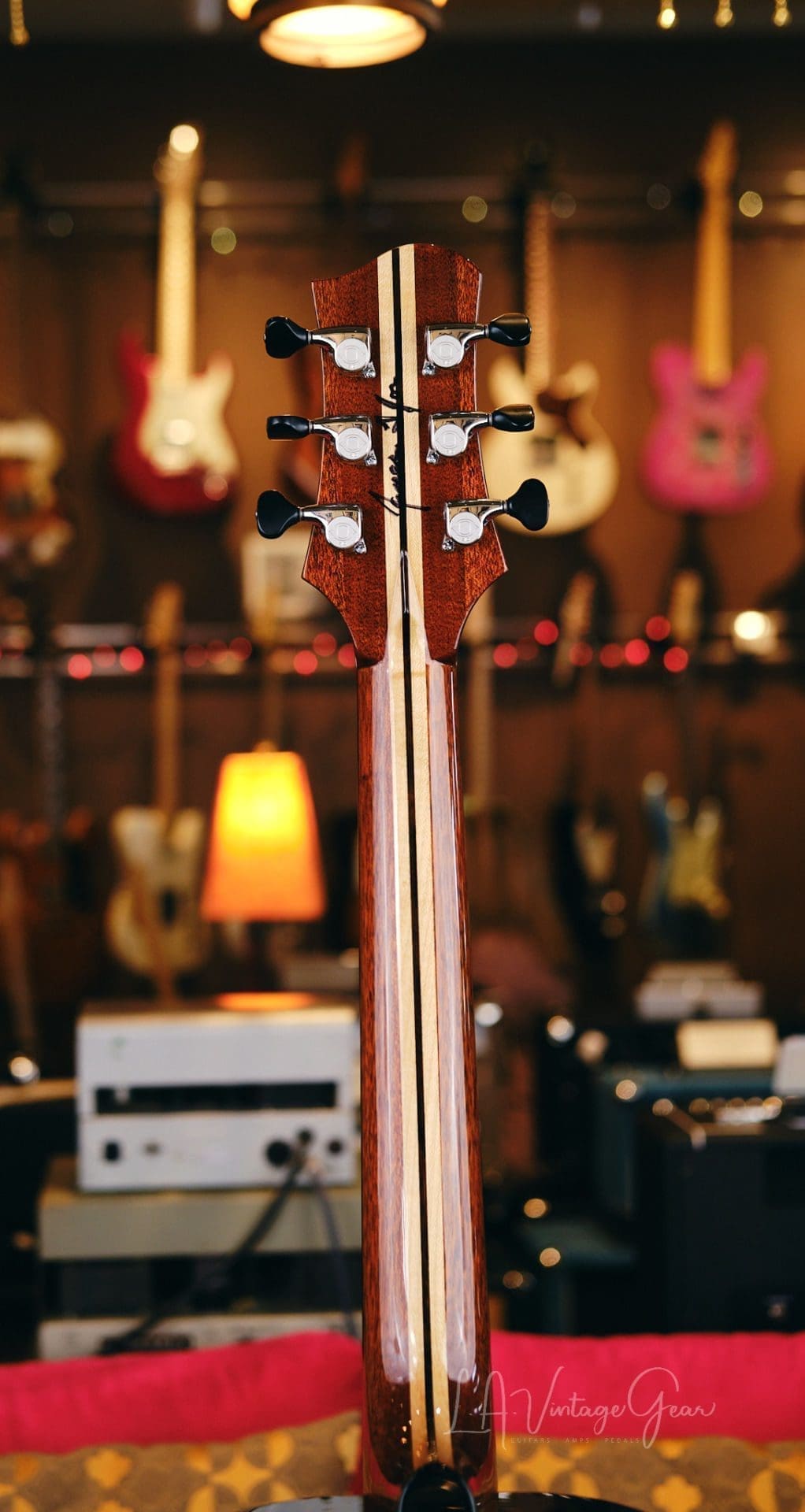 Olson "SJ" Series I Acoustic Guitar (2021) - Mint Condition & Signed & Played by James Taylor! - Image 3