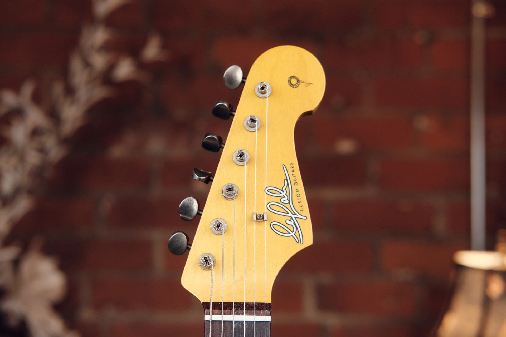 Lelah Custom Guitars 37S - With Ron Ellis Pickups and Avantguard Pickguard! - Image 5