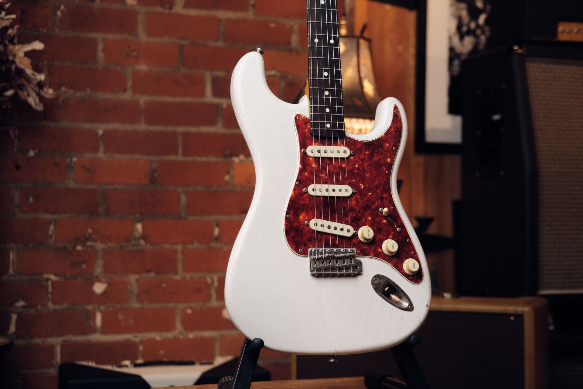 Lelah Custom Guitars 37S - With Ron Ellis Pickups and Avantguard Pickguard! - Image 3