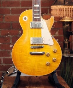 Alternative view of 2014 Gibson Custom Shop 1958 Les Paul R8 - Lemonburst with Custombucker Pickups!