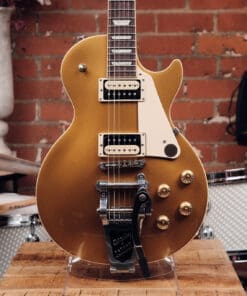 Alternative view of 2012 Gibson Les Paul Classic - Goldtop with Bigsby!